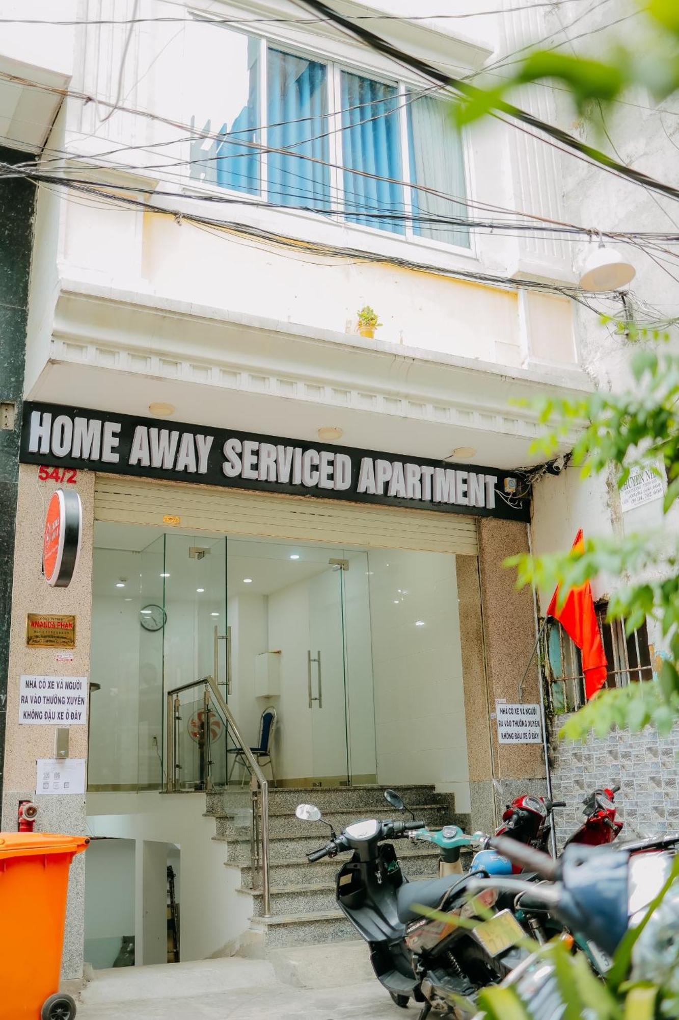 Khách sạn hẻo lánh Away Ky Con - Serviced TP. Hồ Chí Minh